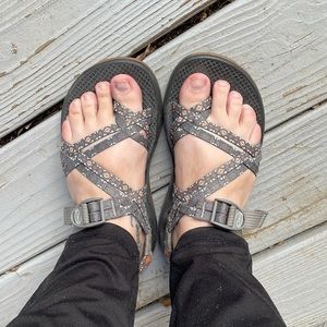 Women’s Size 8 Wide ZX/2 Chacos